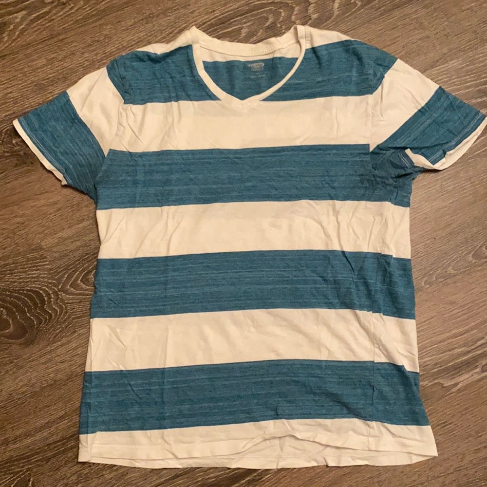 Fun old navy T shirt